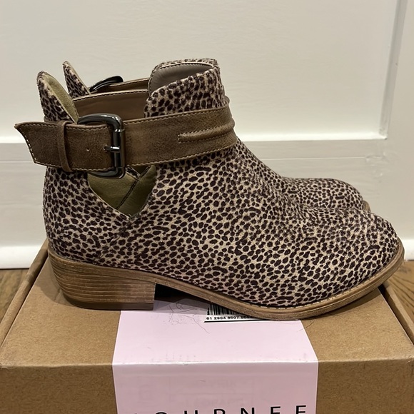 Journee Booties - Picture 2 of 8